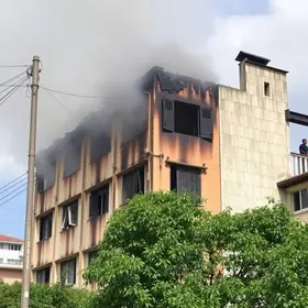 prédio da Sedap atingido pelas chamas em Castanhal