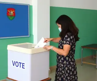 votação na Escola Santa Terezinha